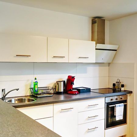 Stilvolles Apartment In Stadtnaehe-Parkplatz- 4 Personen- Balkon Wolfsbourg Extérieur photo