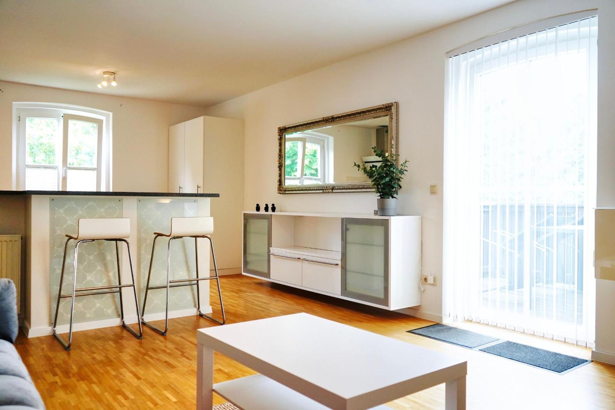 Stilvolles Apartment In Stadtnaehe-Parkplatz- 4 Personen- Balkon Wolfsbourg Extérieur photo